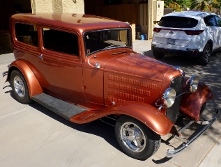 Right front 1932 Ford